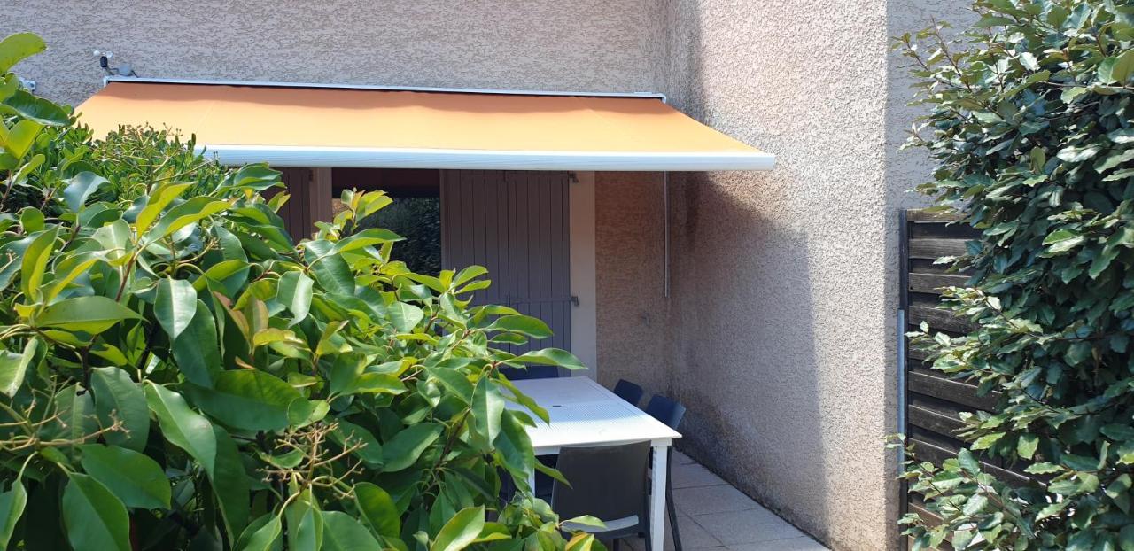 Maison résidence Mas des Vignes Calvisson Esterno foto